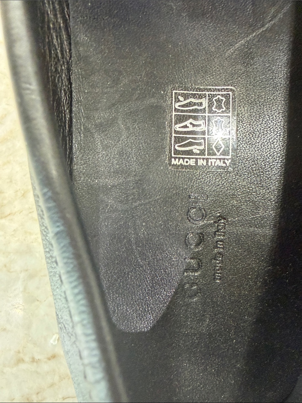 Gucci Black Leather Loafers with Silver Horsebit Detail - Picture 5 of 5